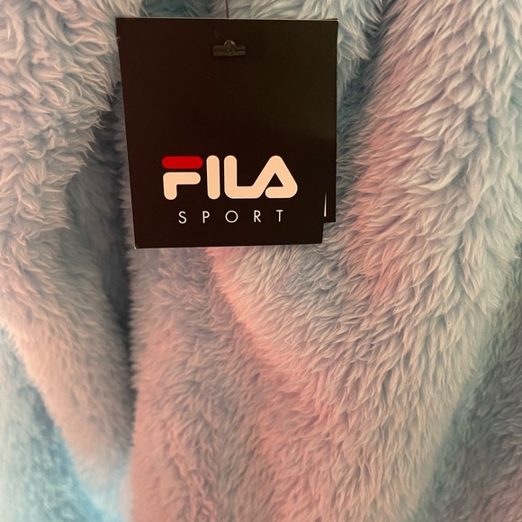 Baby Blue Faux Fur Fila Pull Over Size XL Woman’s - Picture 8 of 8